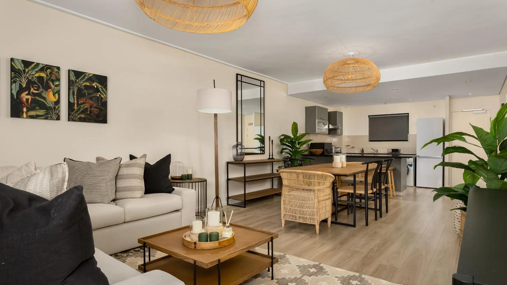 Lush Designer Apartment In Cbd - Mountain Views Cape Town 0*,  South Africa